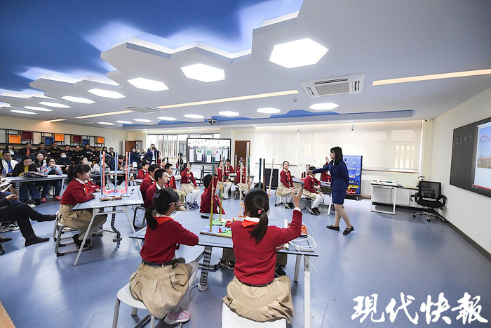 金陵河西小学部科学教室